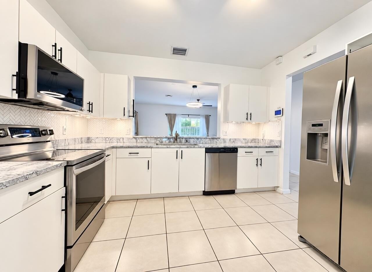 9491 Stanley Ln - Photo 4 of 19