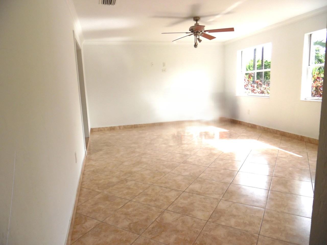 1205 Mathis St - Photo 4 of 26