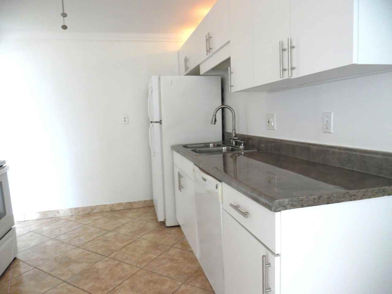 1205 Mathis St - Photo 5 of 26