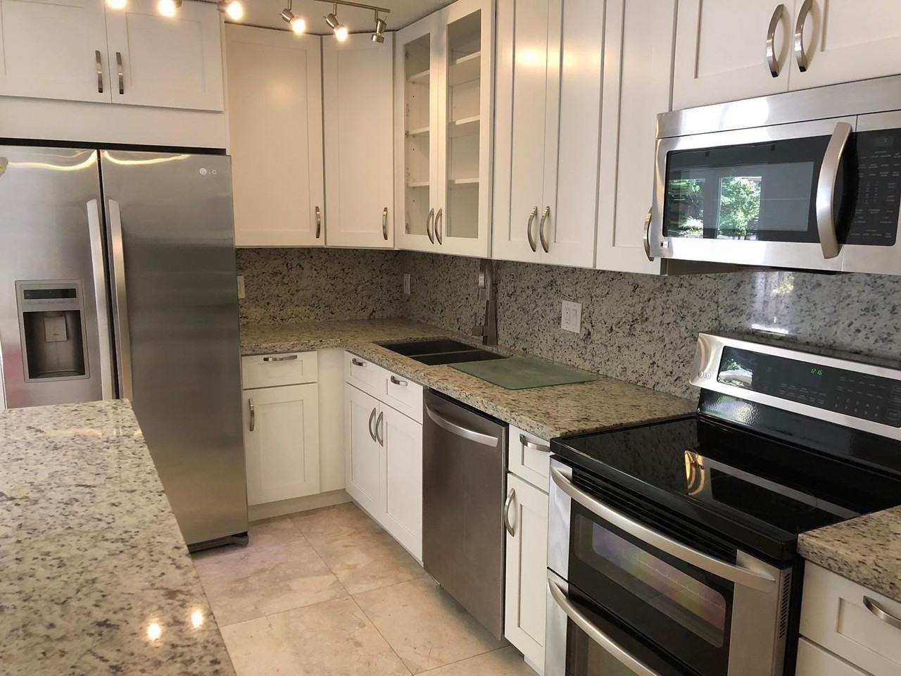 2608 Sw 45th St - Photo 2 of 14