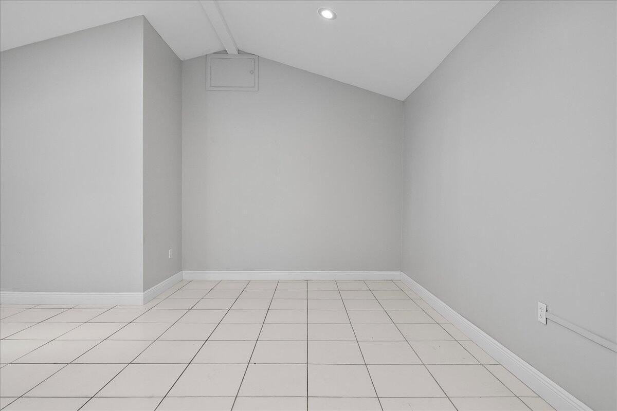205 E Palm St - Photo 6 of 27