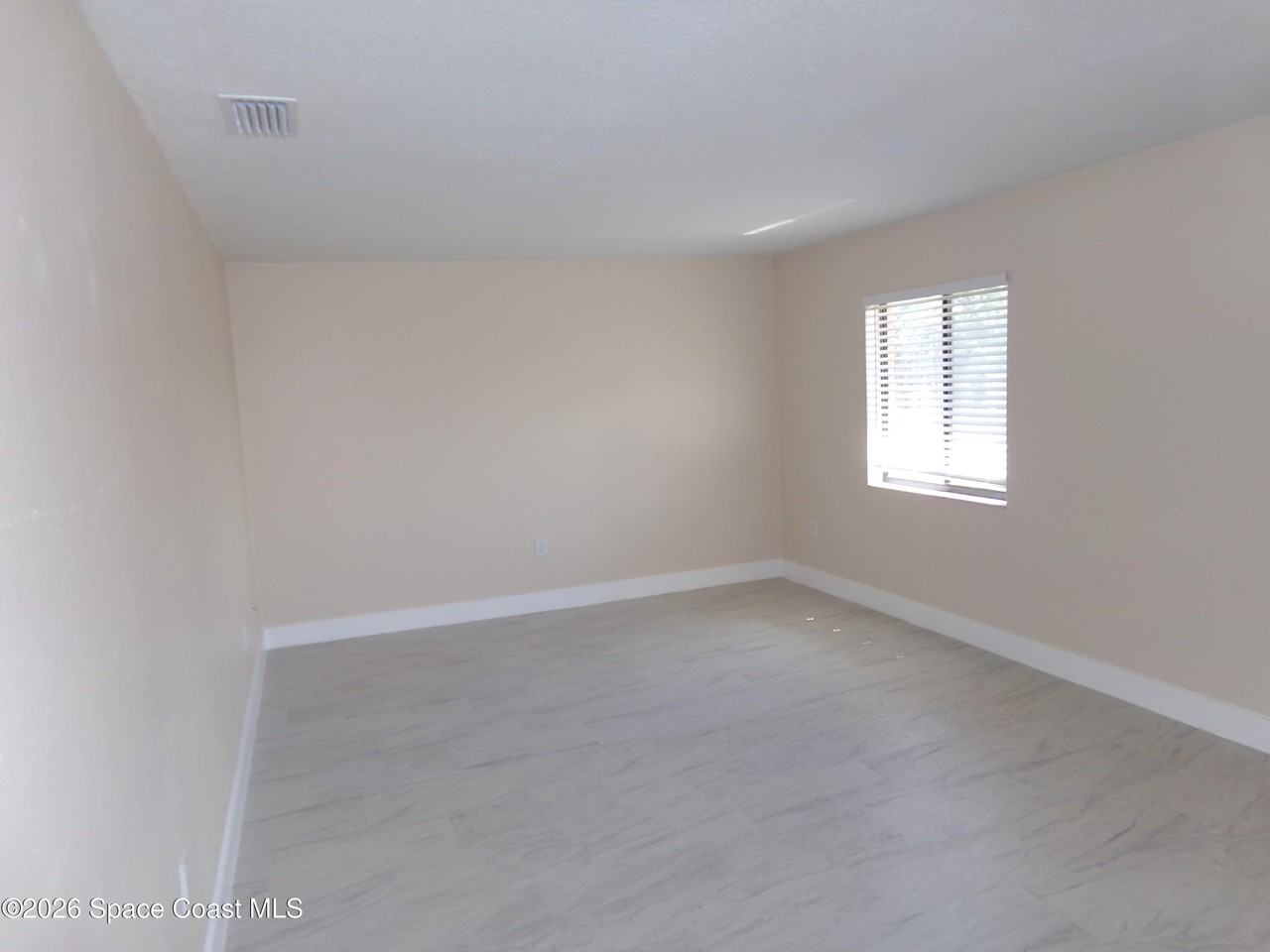 241 San Juan Cir - Photo 2 of 17
