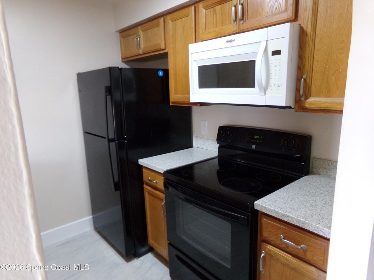 241 San Juan Cir - Photo 6 of 17
