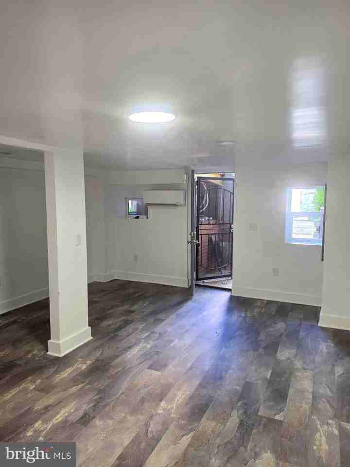 1204 Monroe St Nw #B - Photo 3 of 12