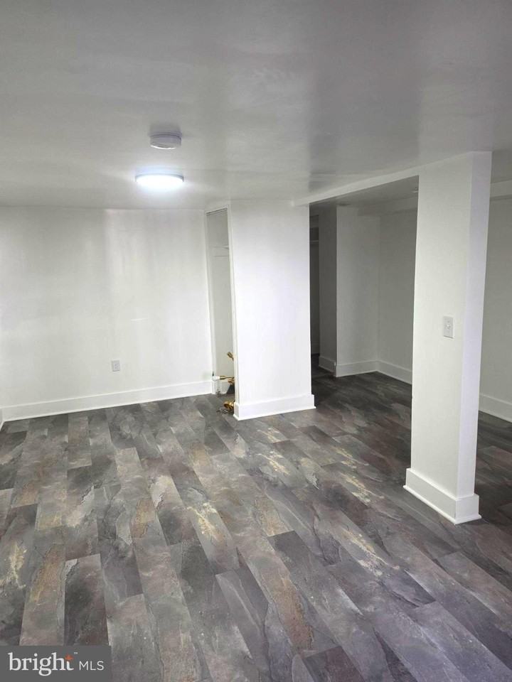 1204 Monroe St Nw #B - Photo 4 of 12