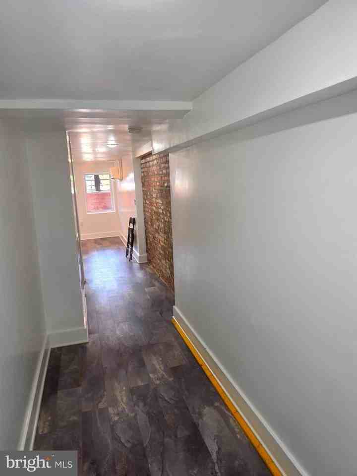1204 Monroe St Nw #B - Photo 7 of 12