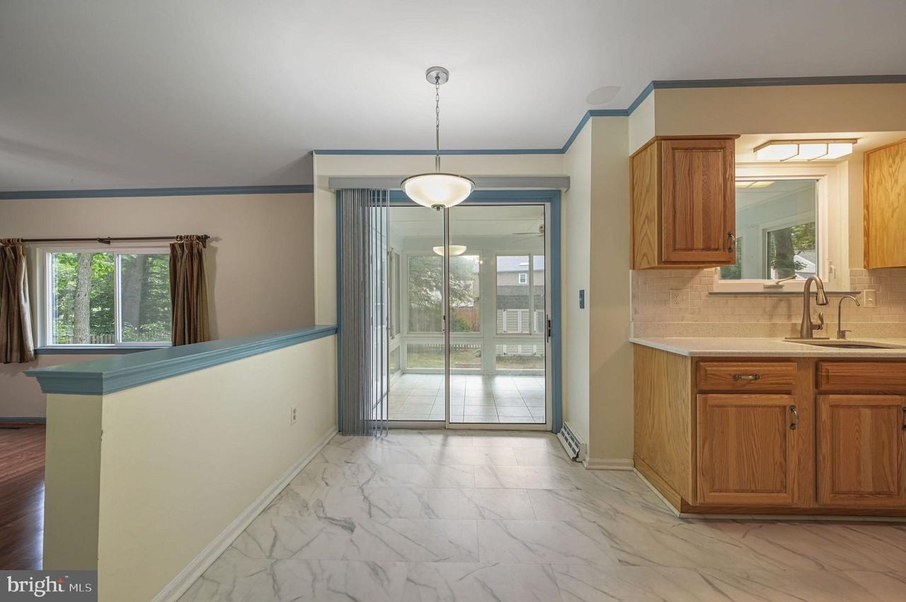 44 Freedom Dr - Photo 4 of 19