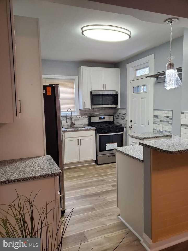 5640 Govane Ave - Photo 4 of 19