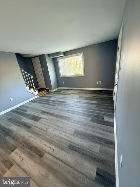 710 Kingston Rd - Photo 3 of 19