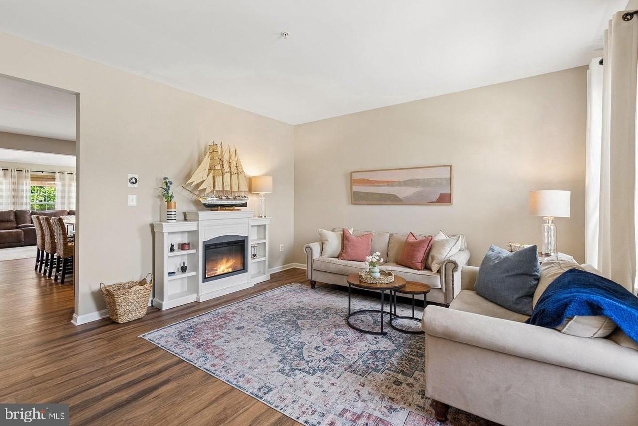 519 Lothian Way - Photo 3 of 50