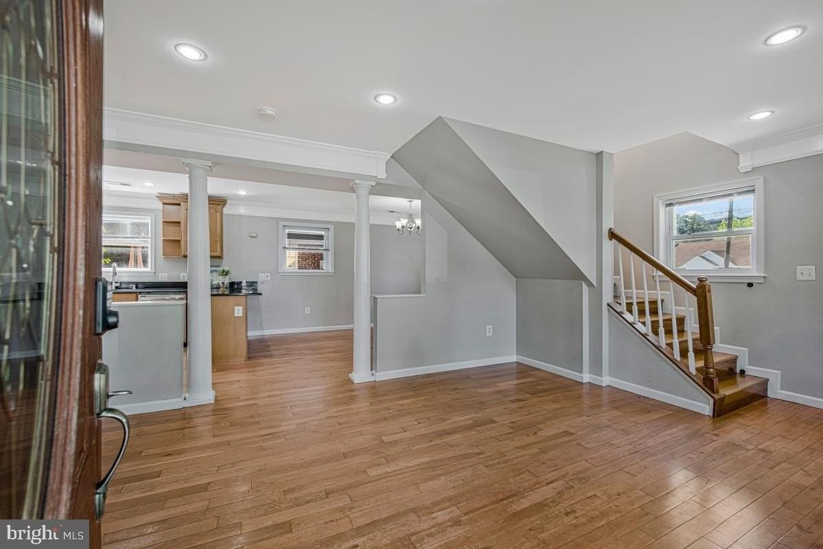 2507 Weisman Rd - Photo 7 of 40