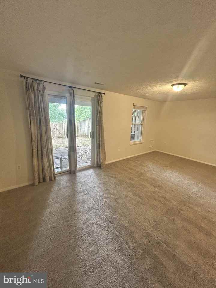 9536 Melrose Square Way - Photo 3 of 14