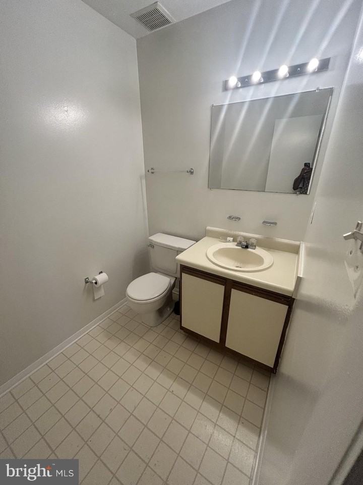 9536 Melrose Square Way - Photo 4 of 14