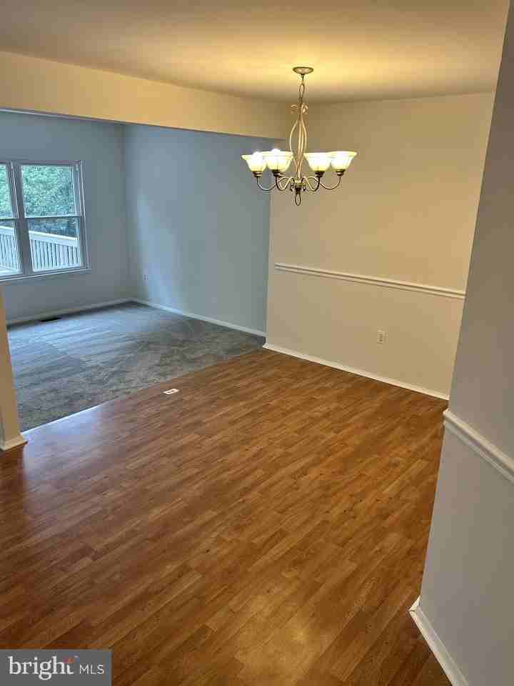 9536 Melrose Square Way - Photo 5 of 14