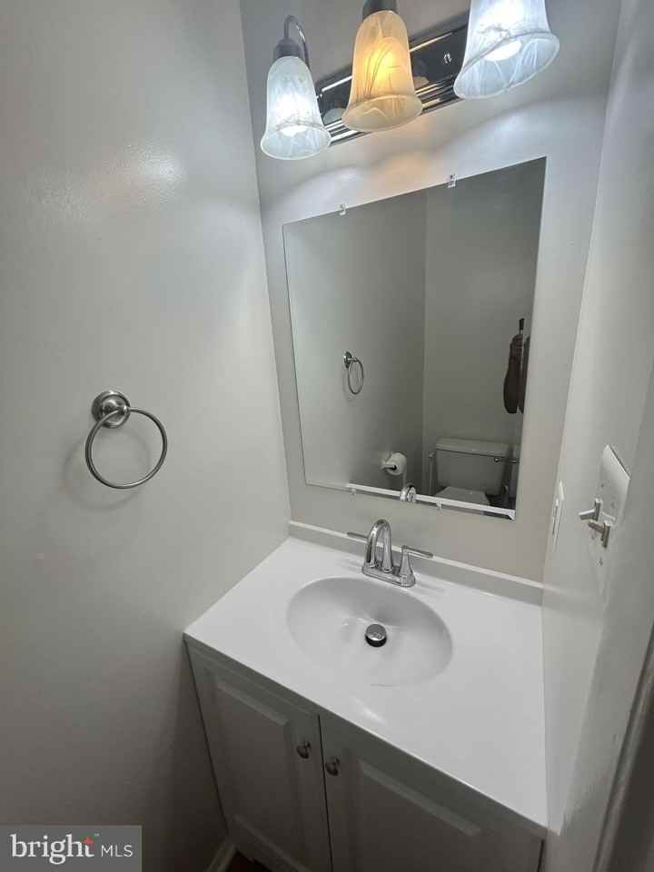9536 Melrose Square Way - Photo 7 of 14
