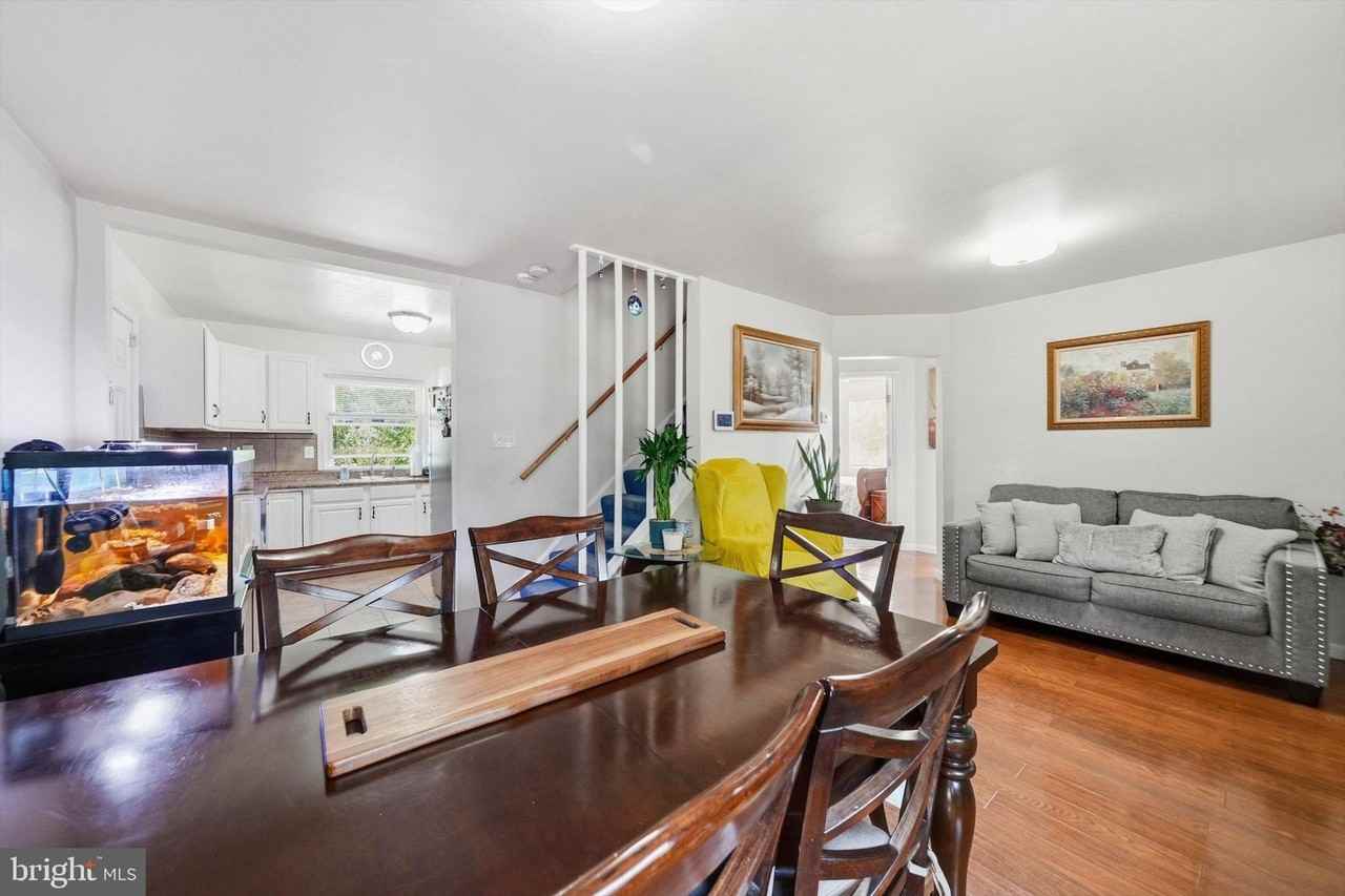 7233 Marywood St - Photo 6 of 50
