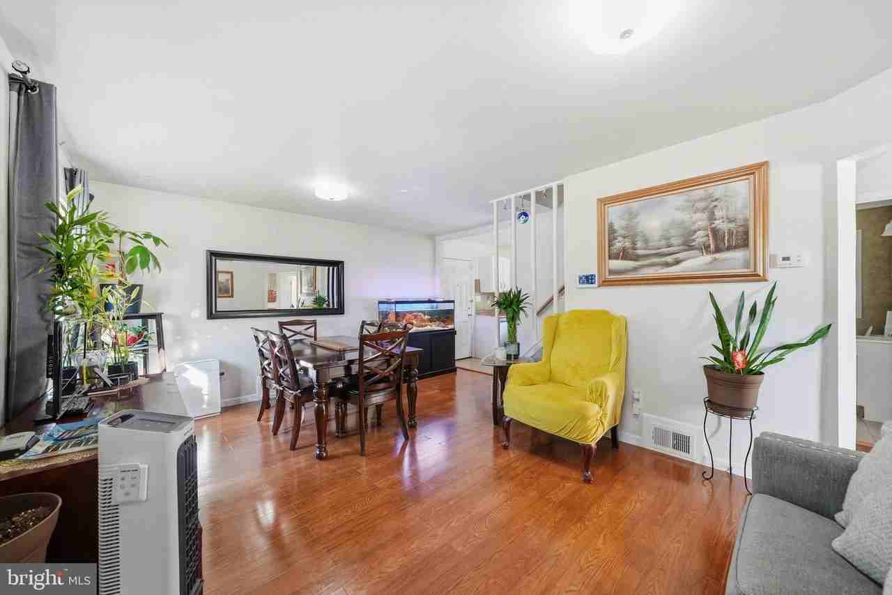 7233 Marywood St - Photo 7 of 50