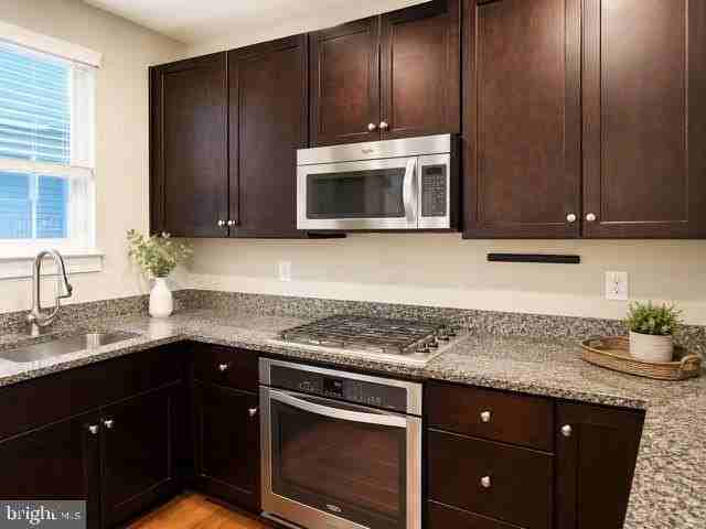 5644 46th Pl - Photo 5 of 32