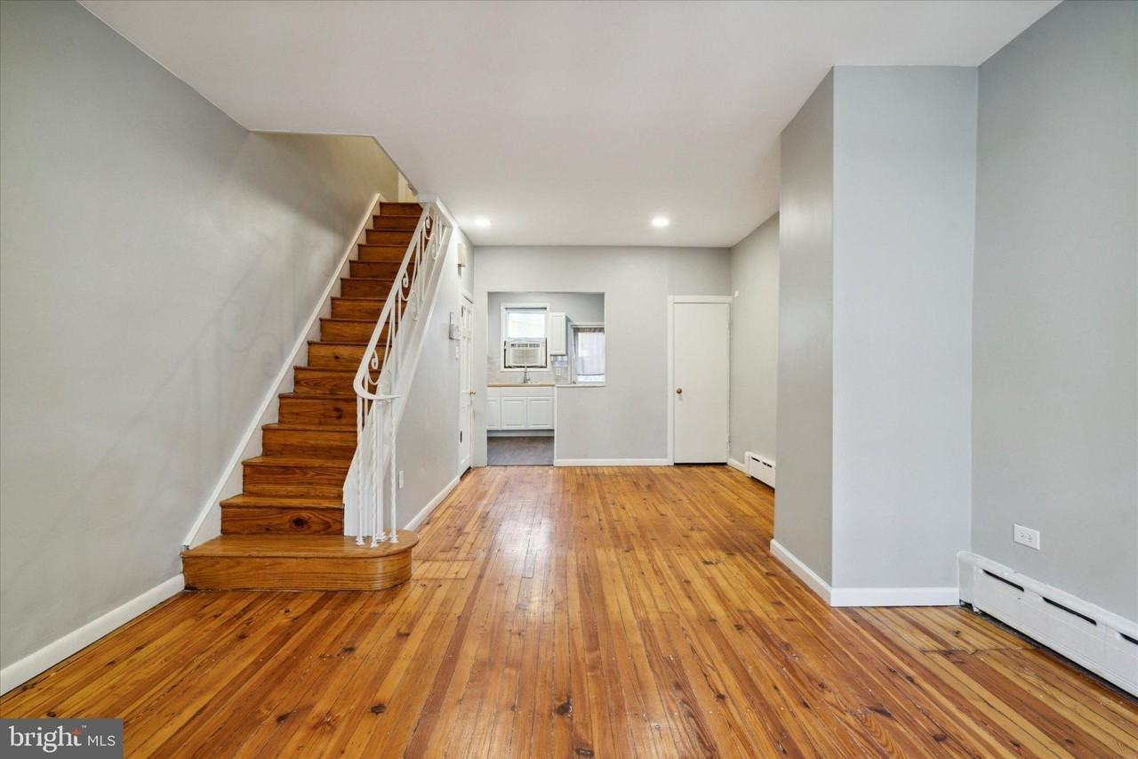 1547 S Newkirk St - Photo 3 of 14