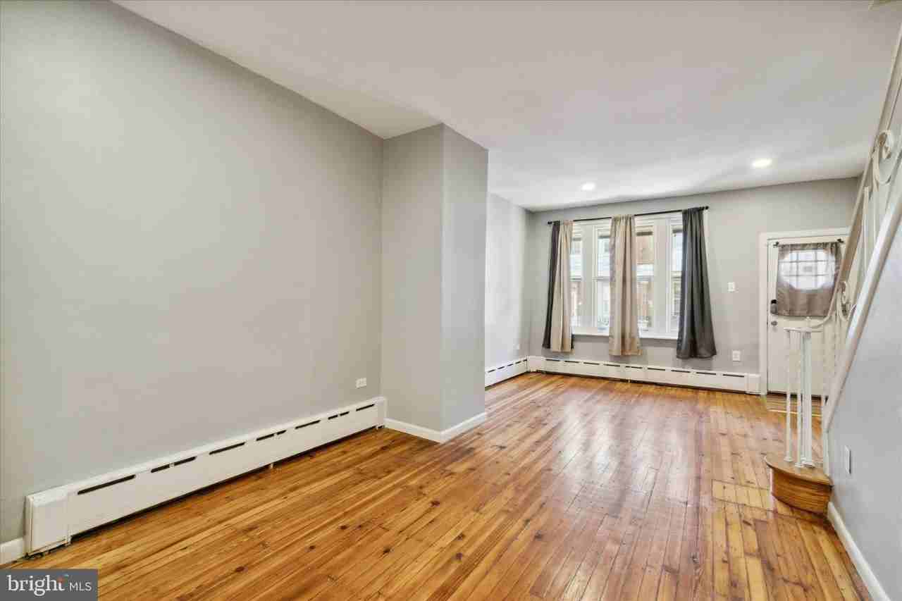 1547 S Newkirk St - Photo 5 of 14