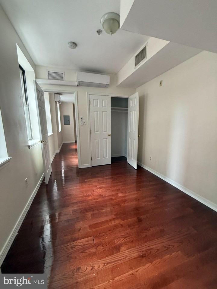 118 S 12th St - Photo 7 of 8