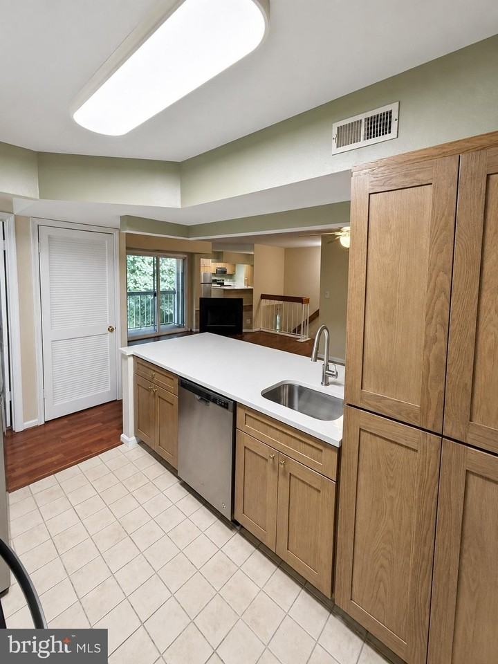 5800 Orchard Hill Ct #22B - Photo 7 of 15