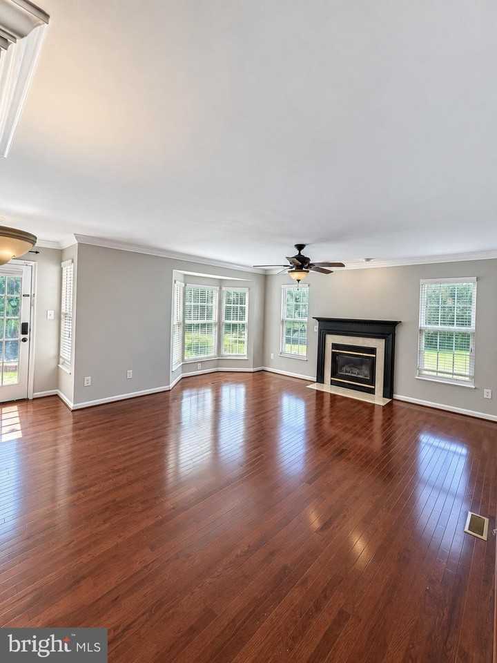 6503 Susan Barkley Ct - Photo 4 of 23
