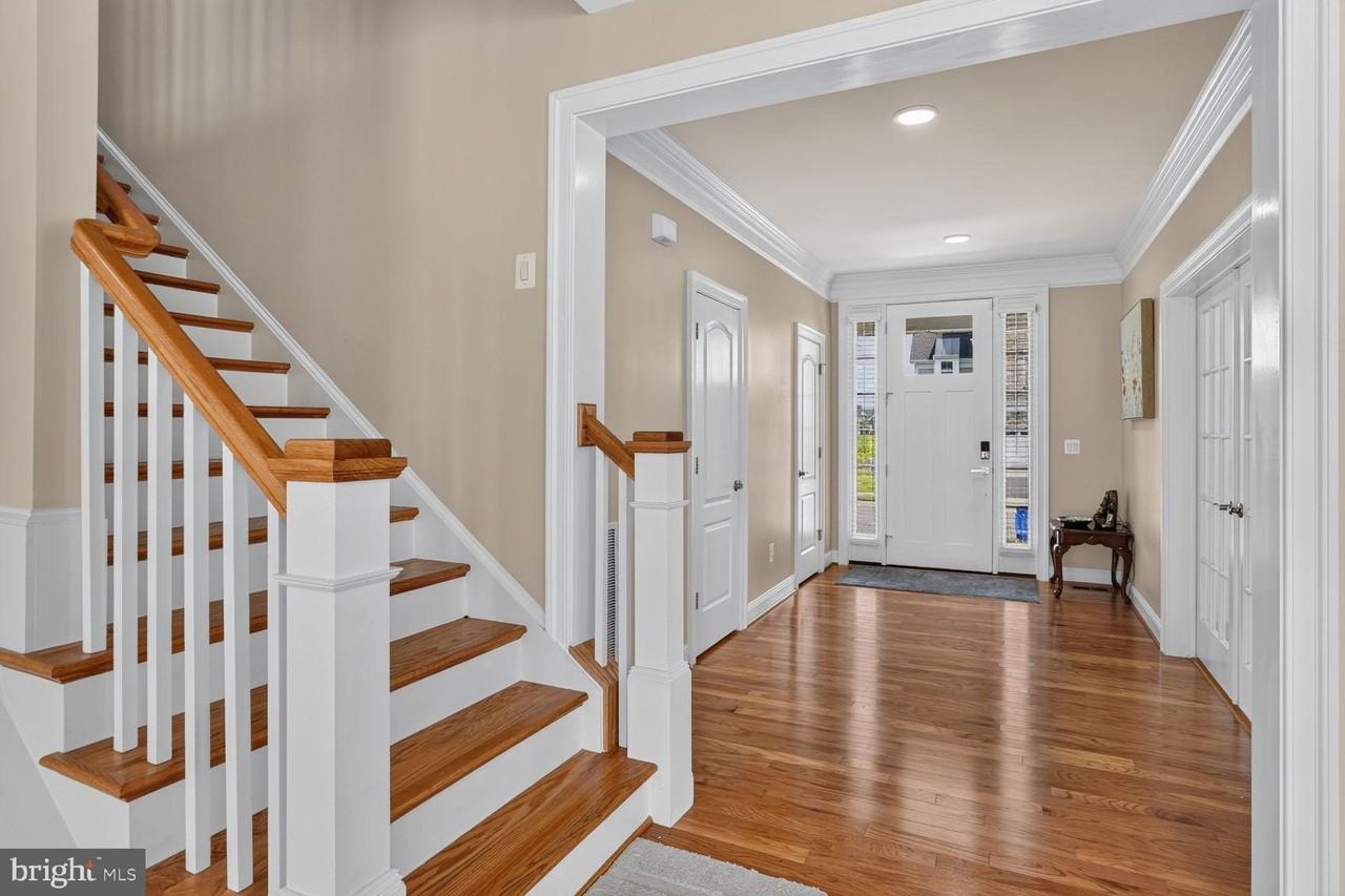 23631 Glenmallie Ct - Photo 3 of 36