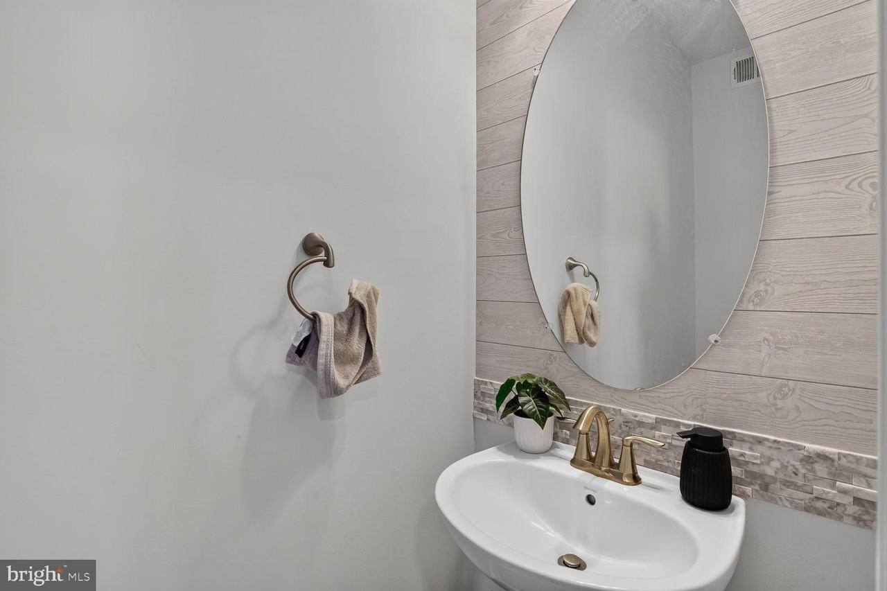 23631 Glenmallie Ct - Photo 7 of 36