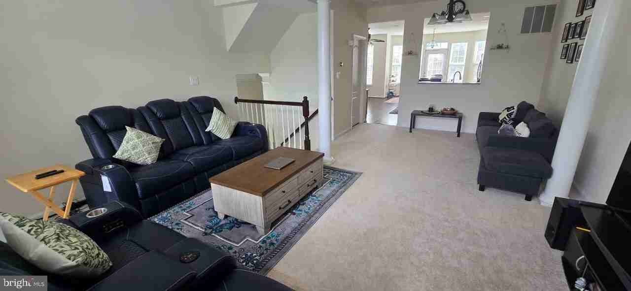 24704 Clock Tower Sq - Photo 4 of 50