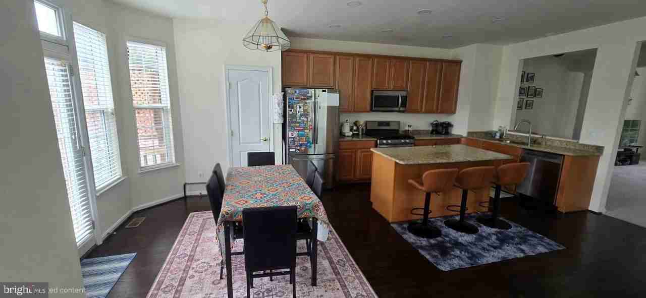 24704 Clock Tower Sq - Photo 6 of 50