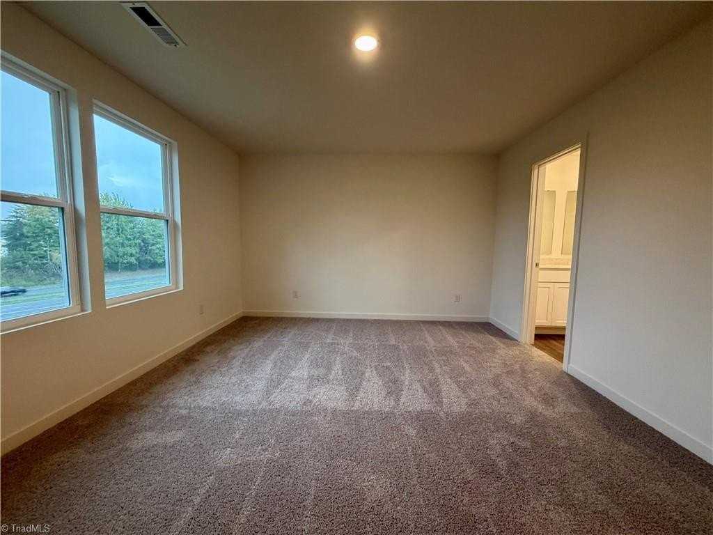 844 Pine Cone Ln - Photo 4 of 26