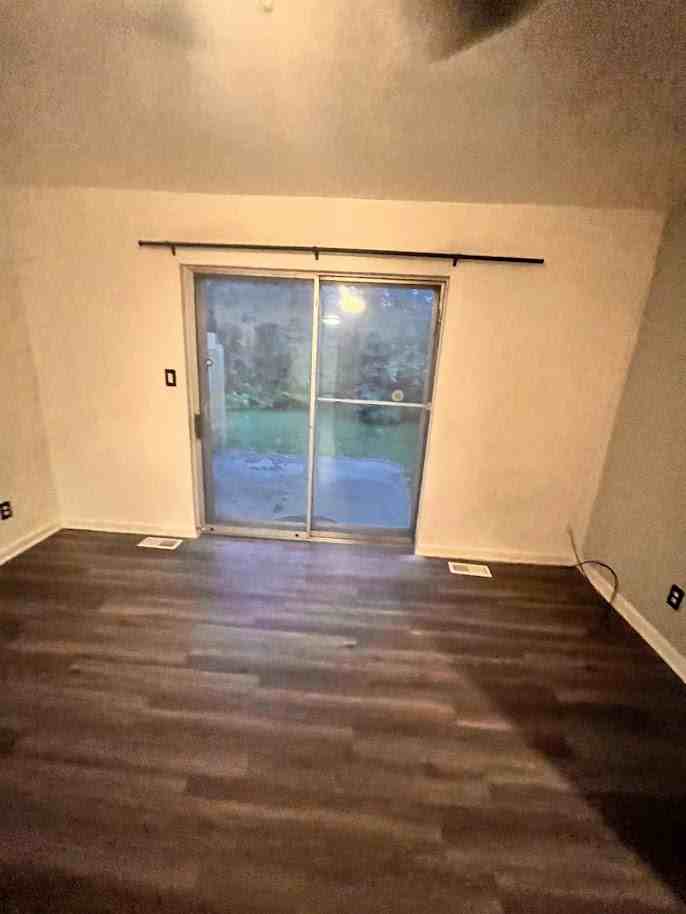 4113 Crest Dr, Dayton, OH 45416 - 14113 Crest Dr, Dayton, OH 454164113 Crest Dr, Dayton, OH 45416 #1 - Photo 3 of 5
