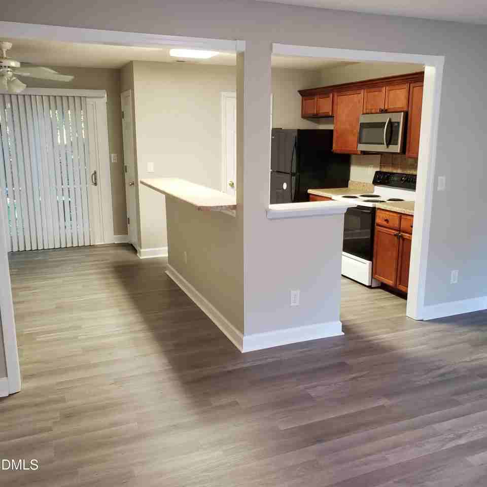 103 Laura Ln #A - Photo 3 of 10