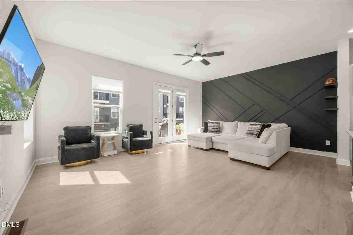 1418 Grove Village Rd - Photo 7 of 40
