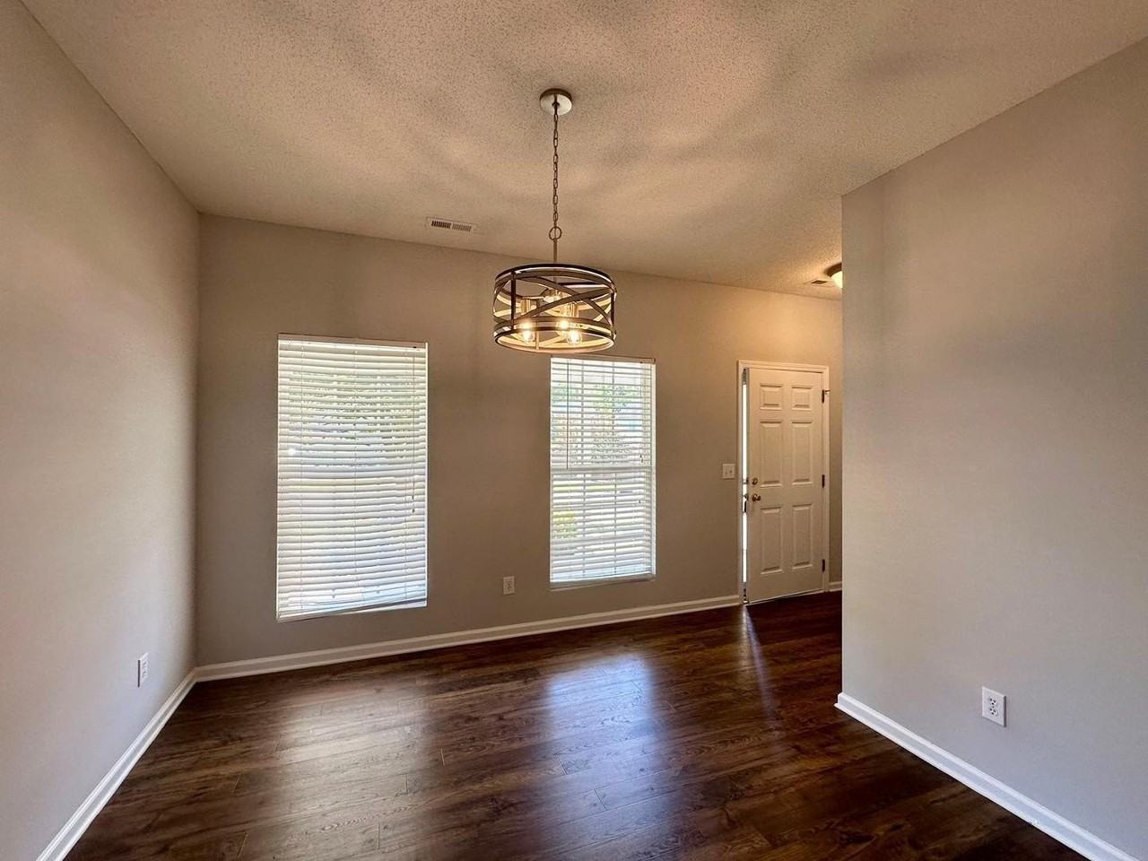 816 Vonkramer Ct - Photo 7 of 33