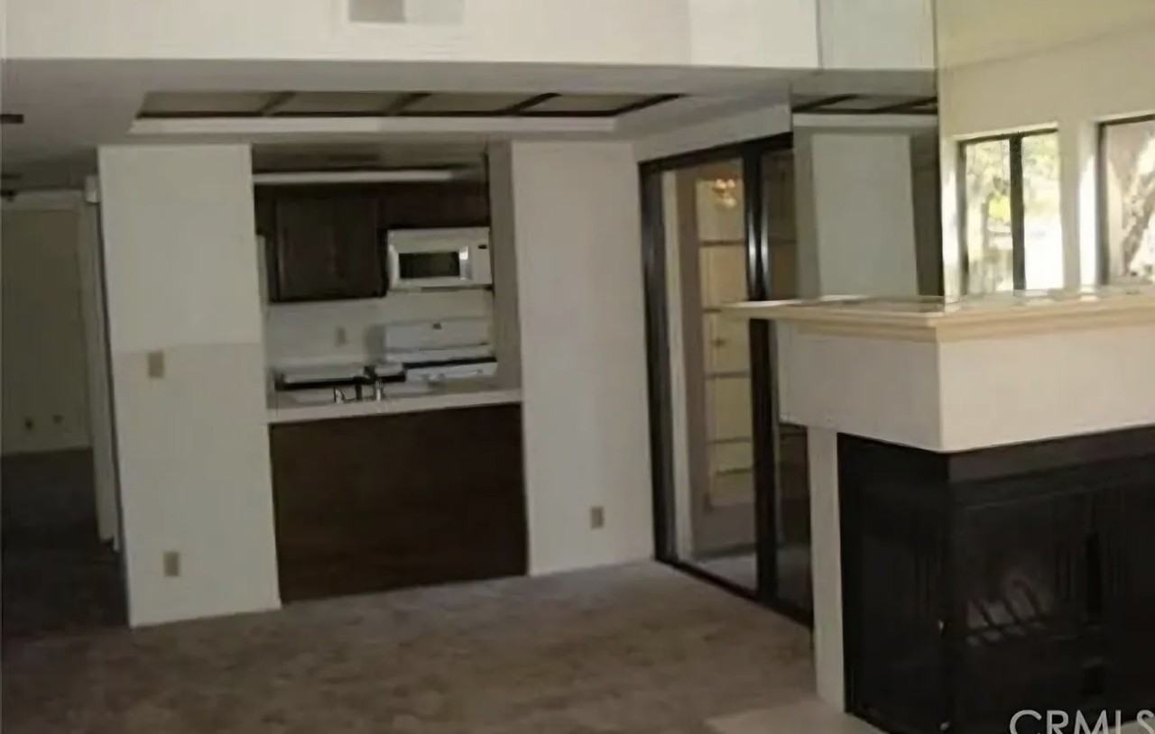 236 N Louise St #1 - Photo 3 of 10