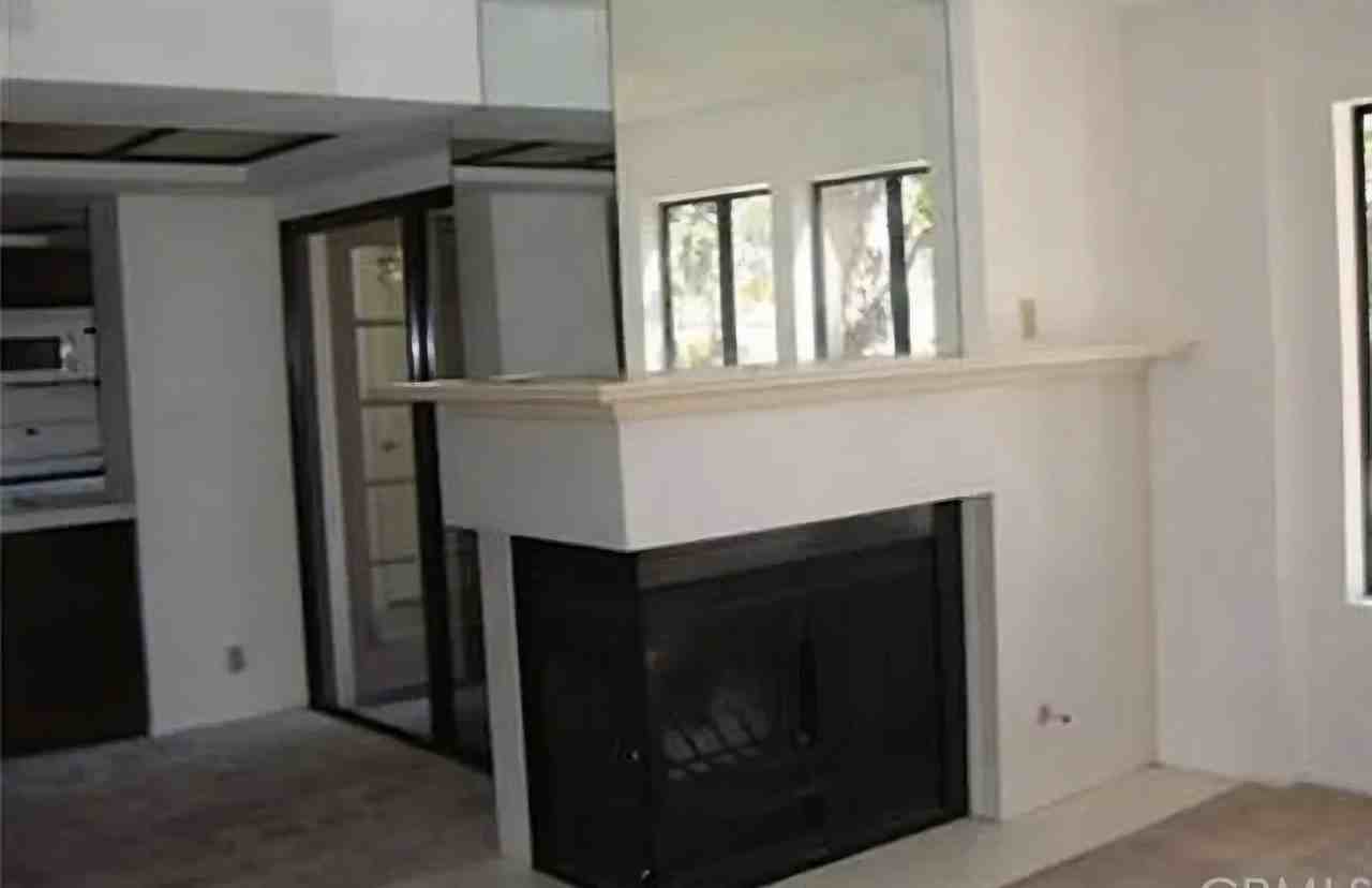 236 N Louise St #1 - Photo 4 of 10
