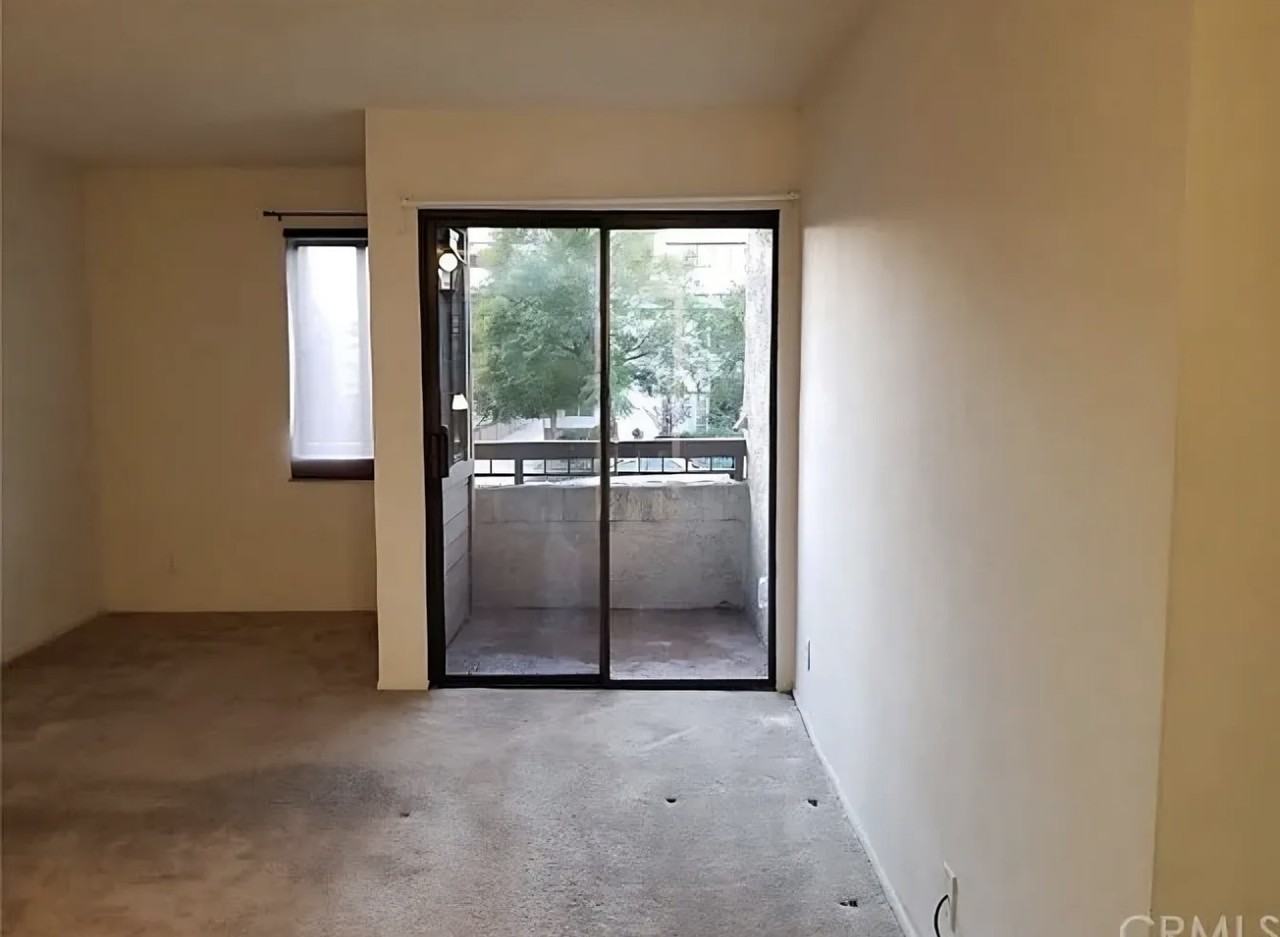 236 N Louise St #1 - Photo 6 of 10
