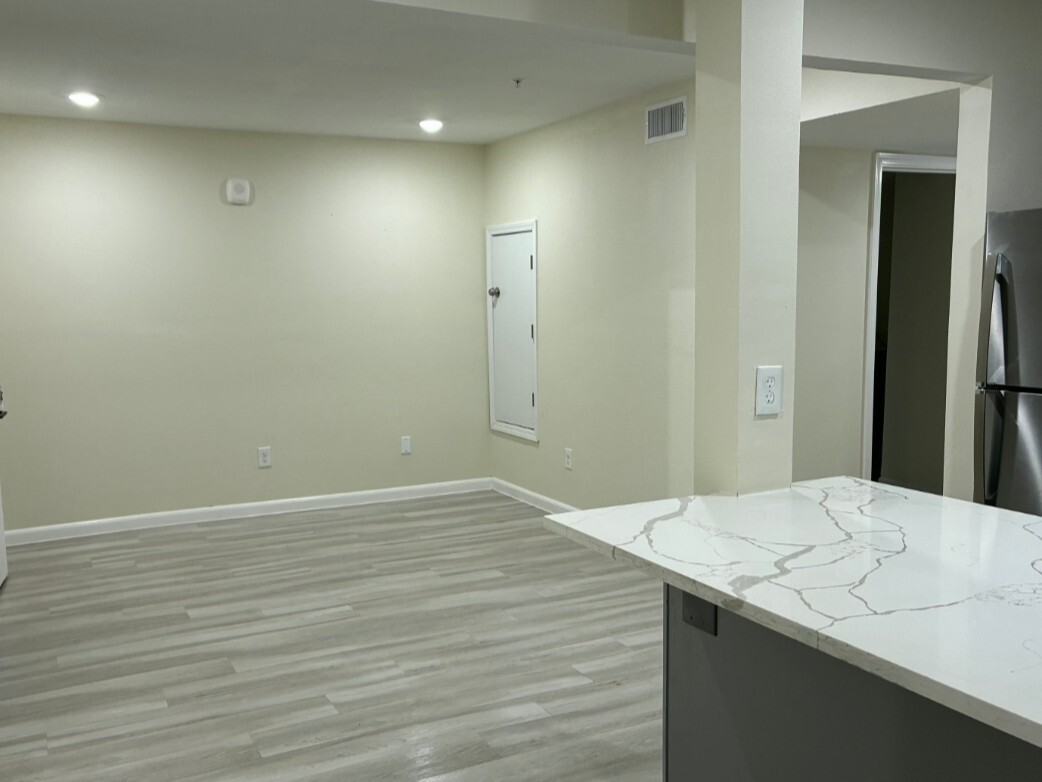 355 North 18th Street Unit 1103 - Photo 3 of 10