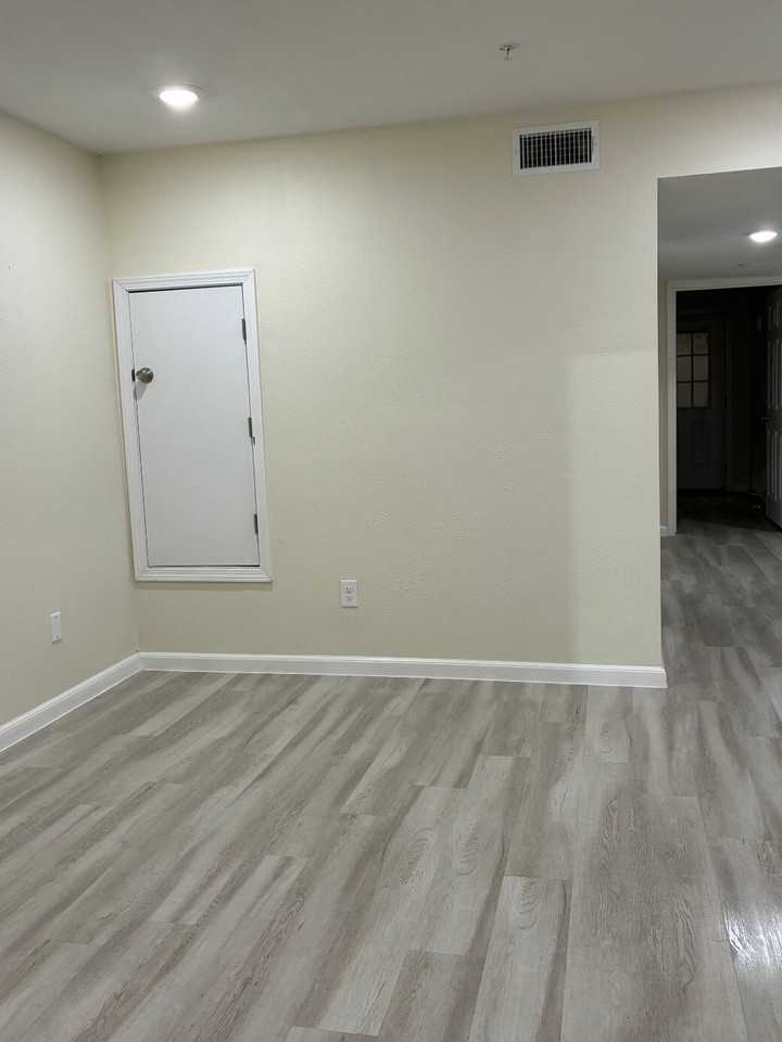 355 North 18th Street Unit 1103 - Photo 5 of 10