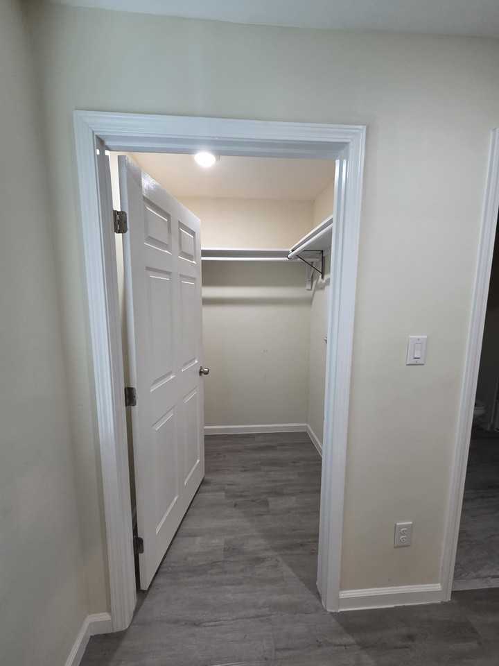 355 North 18th Street Unit 1202 - Photo 5 of 10