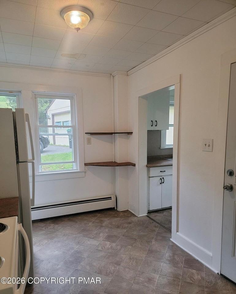 104 Lester Ln - Photo 3 of 4