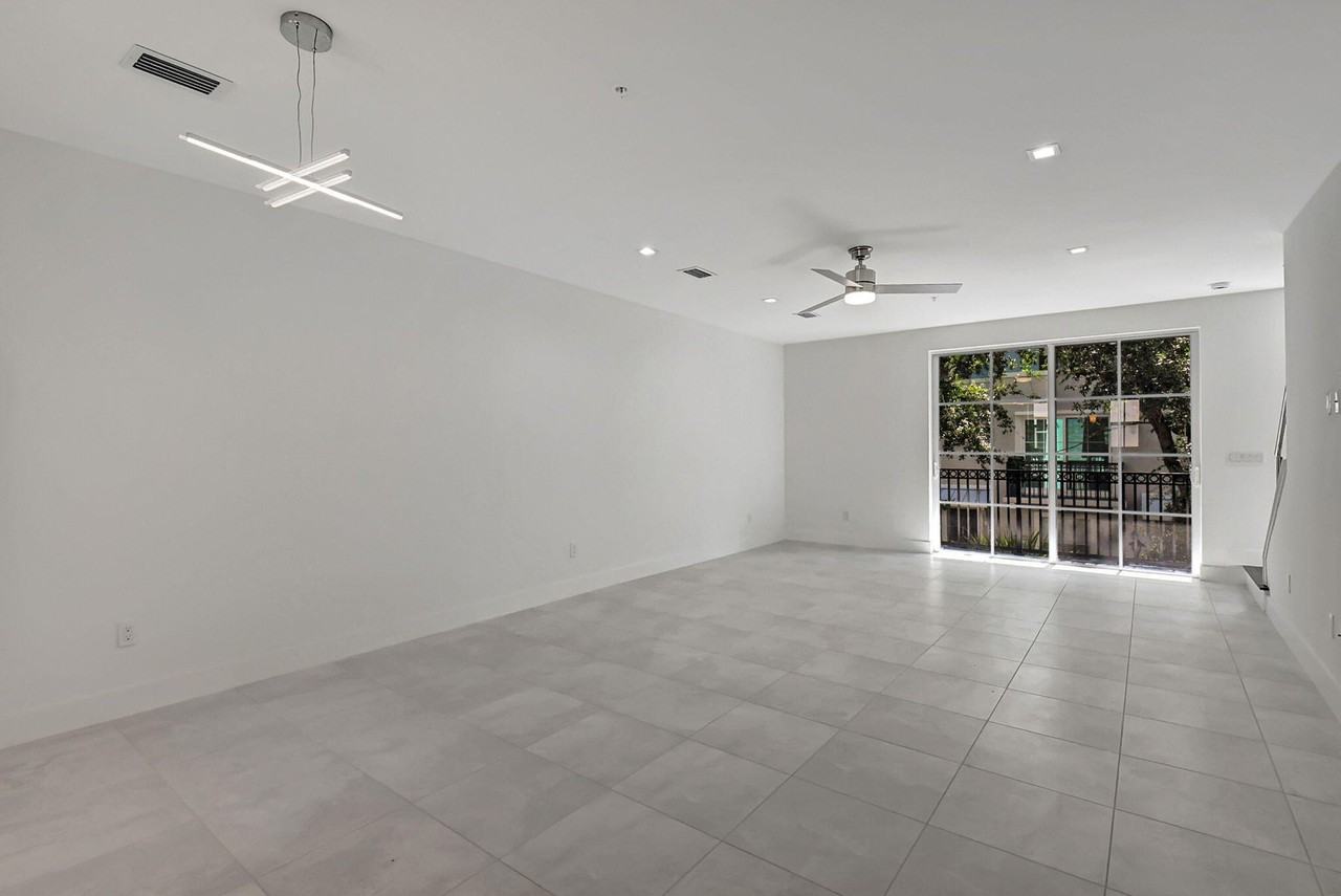 54 Atlantic Grove Way - Photo 5 of 33