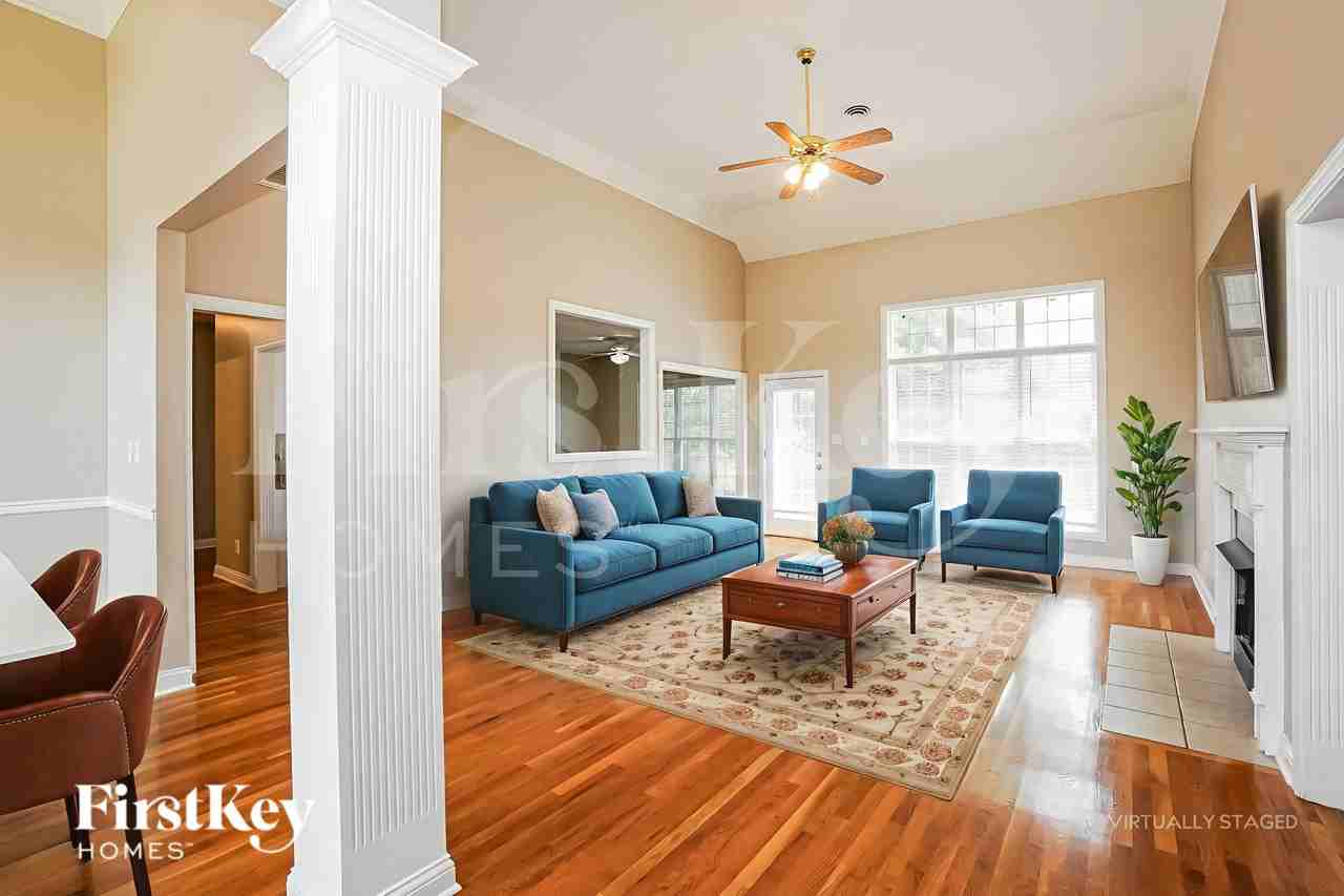 3146 Southpoint Dr - Photo 4 of 19