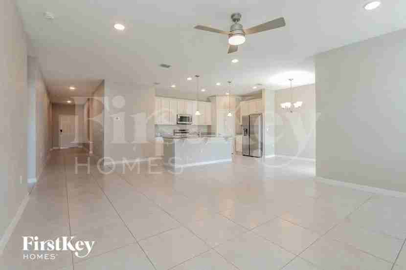 150 Windsor Reserve Dr - Photo 3 of 17