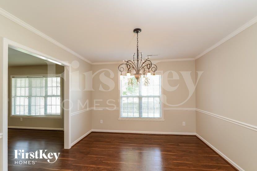 1946 Longmont Dr - Photo 5 of 15