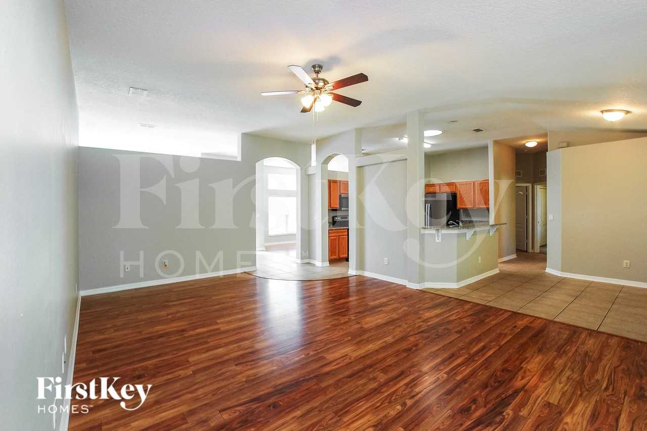 5 Pickford Dr - Photo 4 of 15