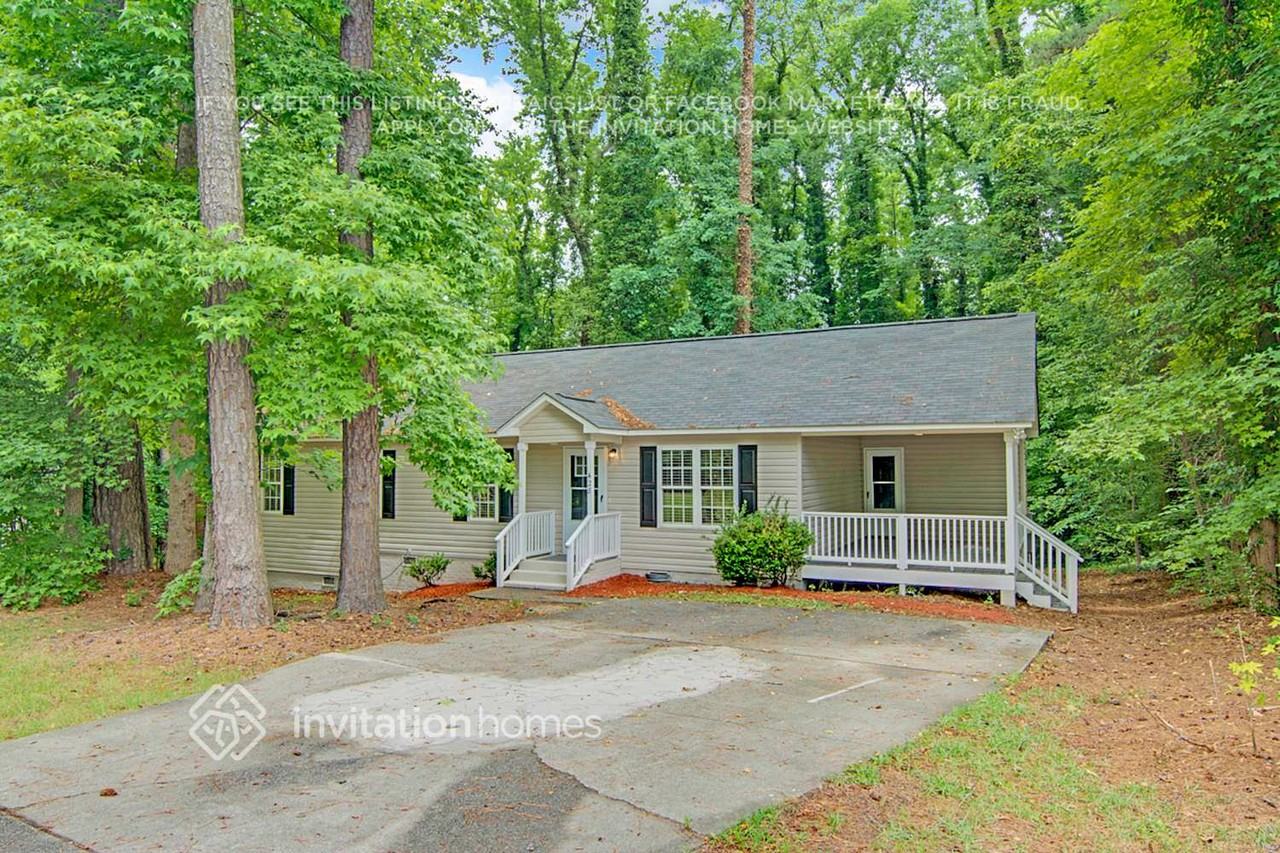 428 Cloverdale Dr - Photo 3 of 29