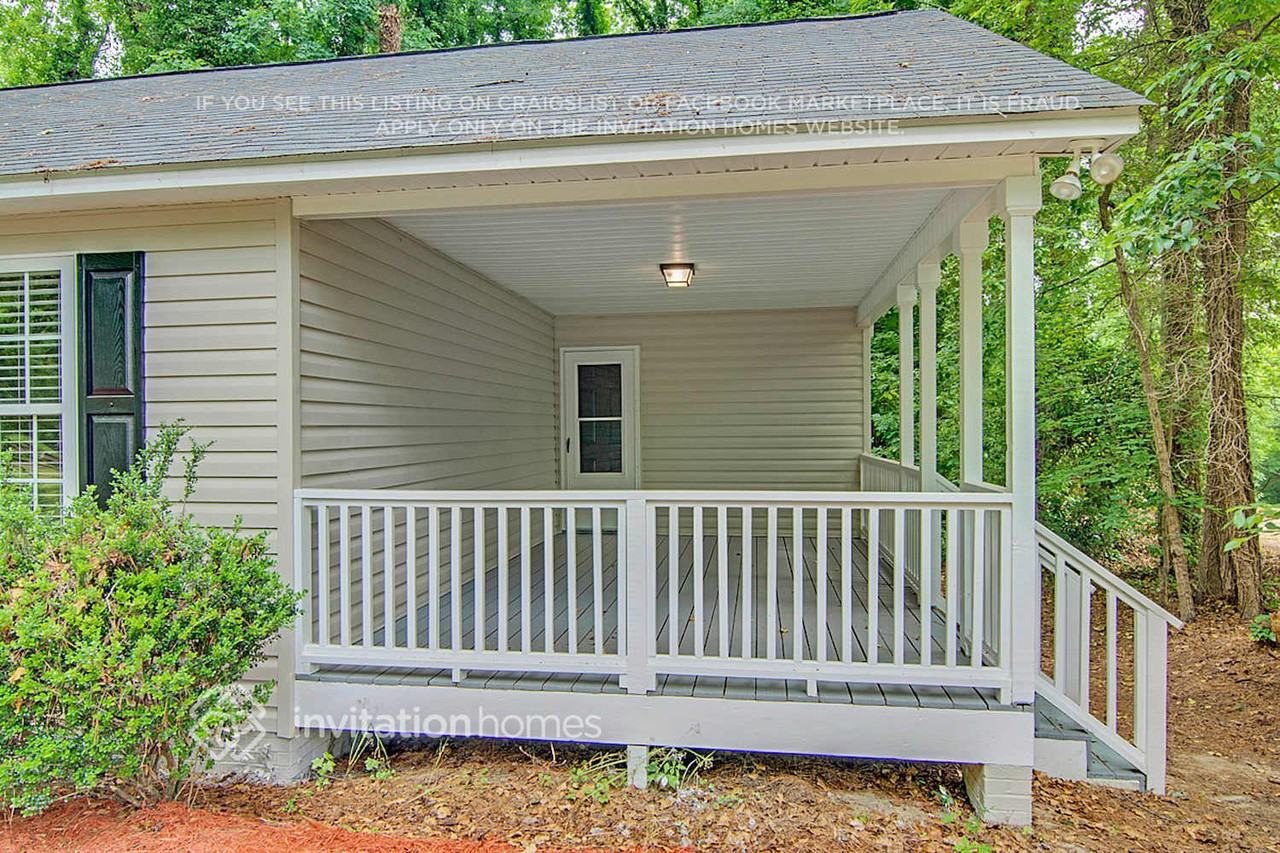 428 Cloverdale Dr - Photo 4 of 29